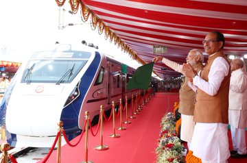 PM Modi inaugurates the Bhopal-Delhi Vande Bharata Express train
